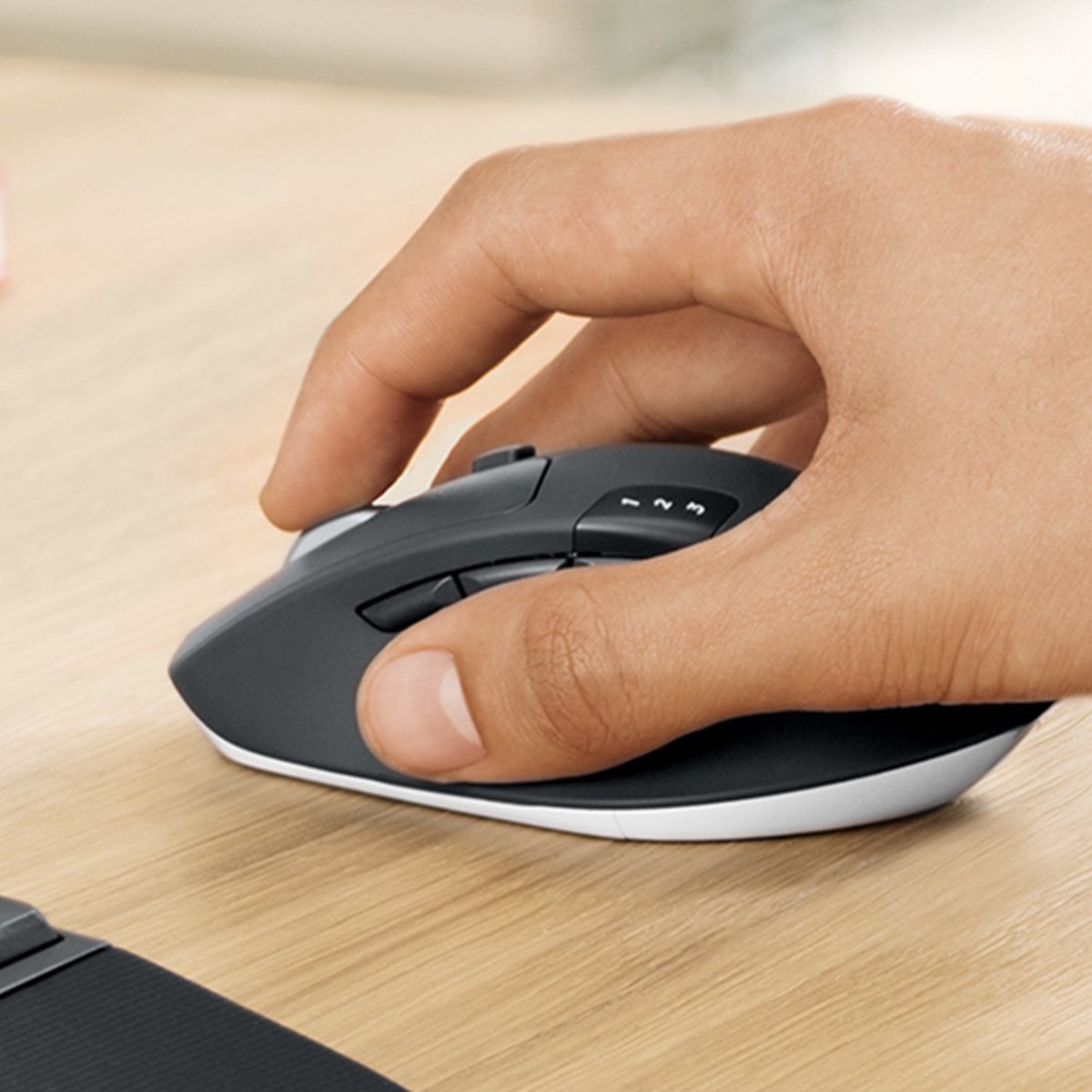 Logitech MK850 Performance - Draadloos Toetsenbord en Muis